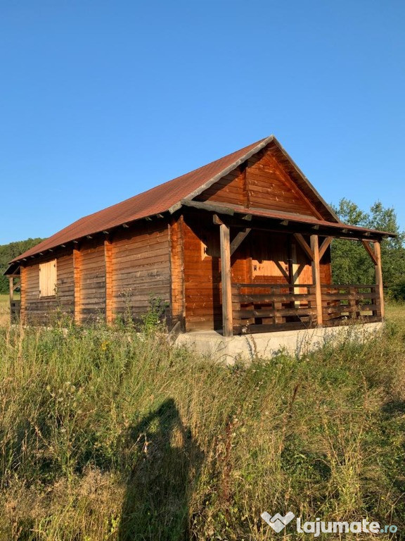 Casa din lemn situata in comuna Draganu, judetul Arges