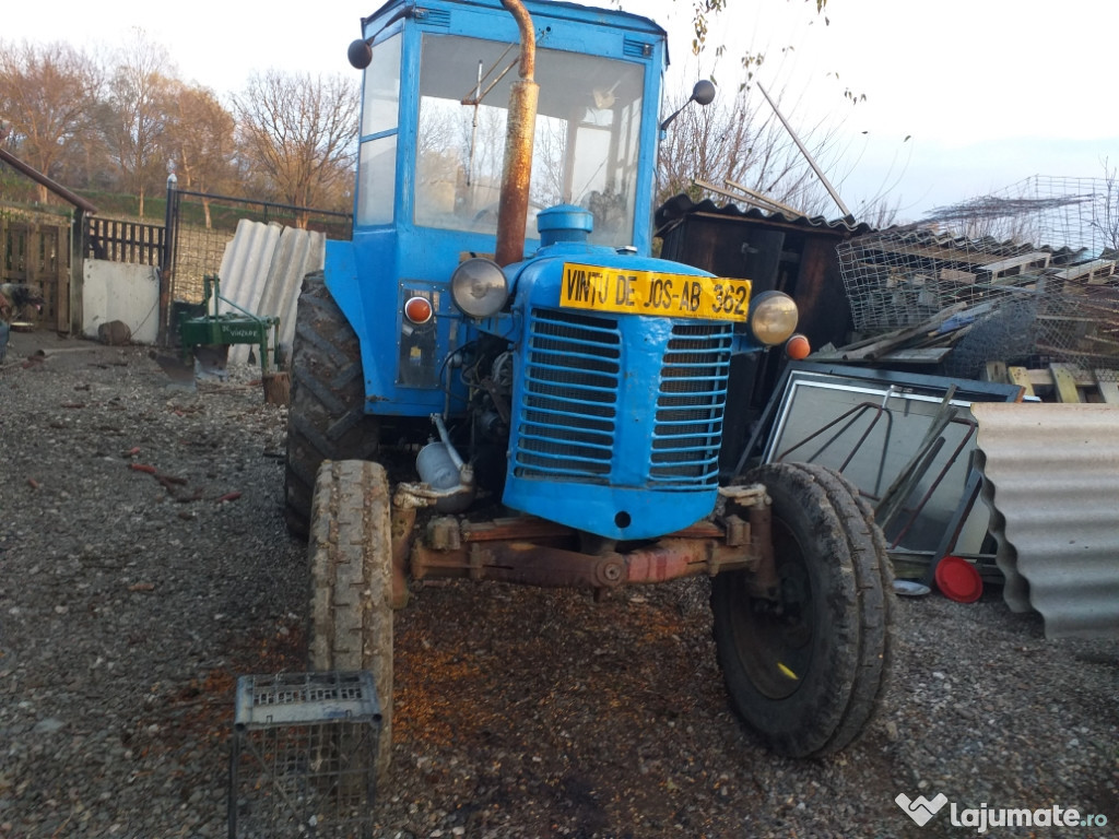 Pachet de utilaje plus tractor