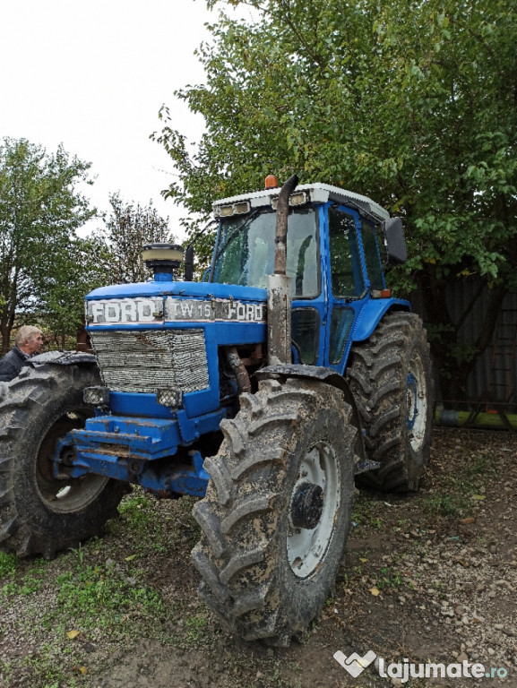 Tractor FORD TW15