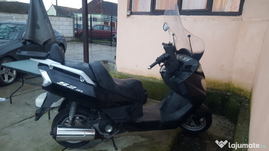 Scuter 125 .