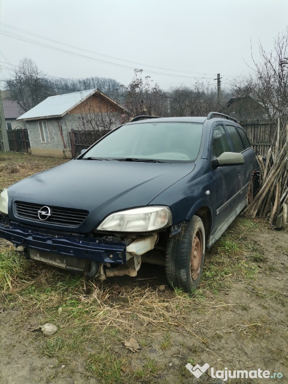 Dezmembrez Opel astra g
