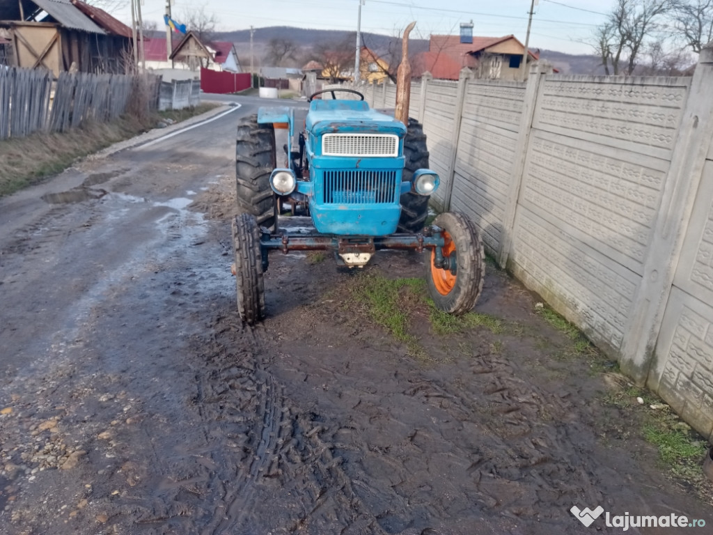 Tractor Fiat 450 recent adus