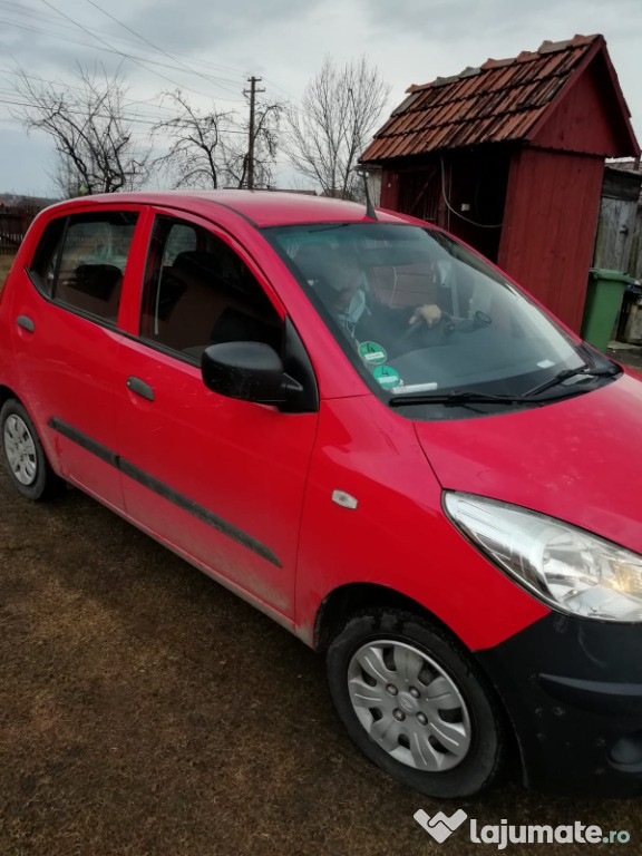 Autoturism Hyundai i10 rosu (inmatriculat)