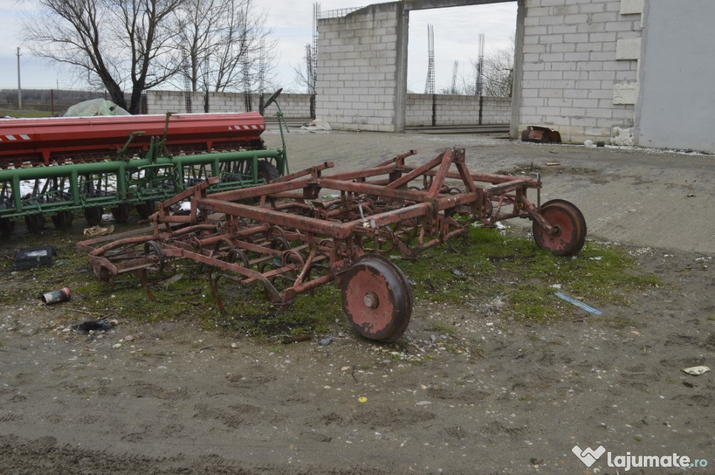 COMBINATOR AGRICOL ROMÂNESC