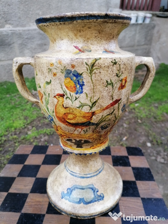 Vază din ceramică