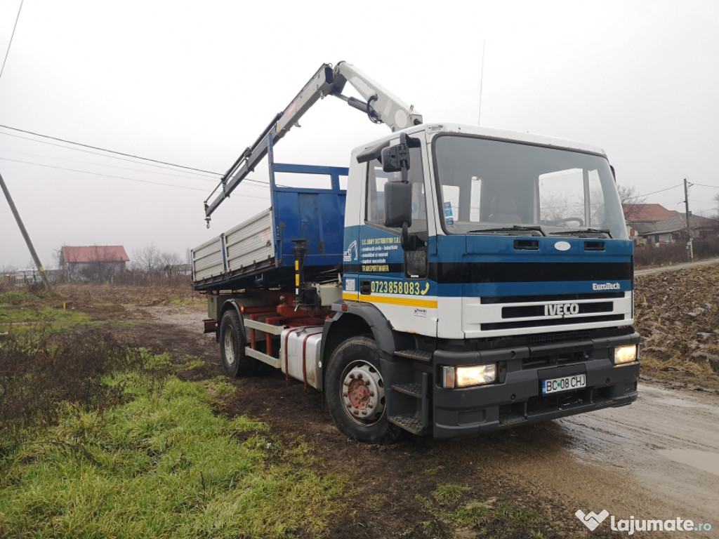 Camion cu macara