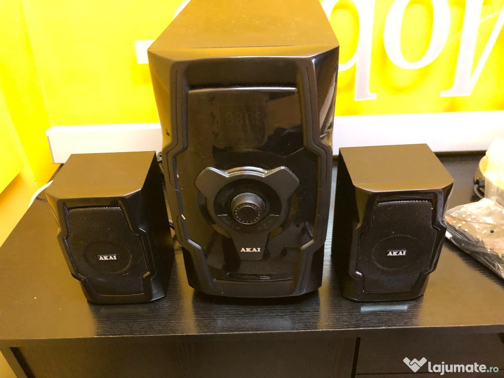 Boxa Akai cu Afisaj si amplificare + Telecomanda -USB Stic s