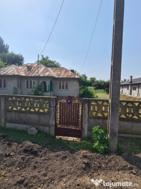 Casa batraneasca locuibila Fulga de Sus