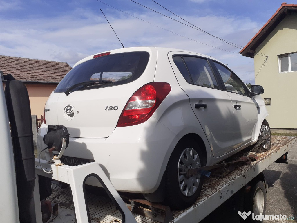 Dezmembrez hyundai i 20 1.2 i 78 cp an 2012 !