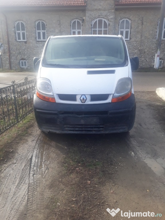 Dezmembrez renault trafic