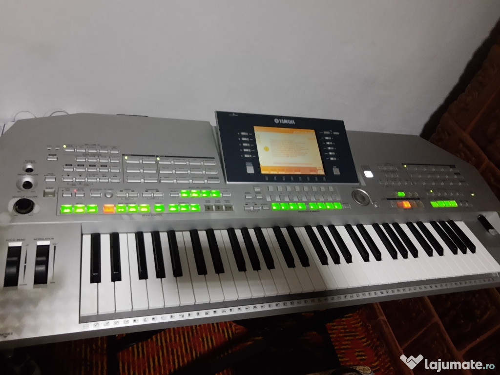 Se da Yamaha Tyros 2