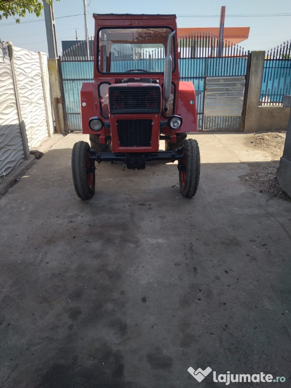 Tractor 445