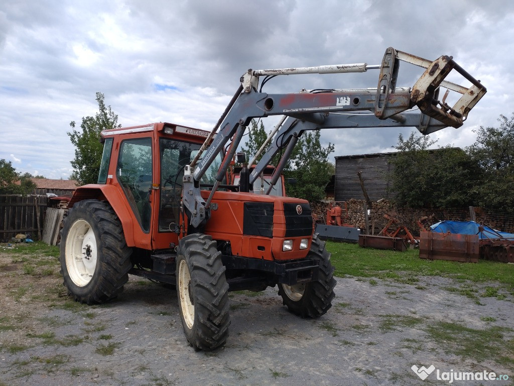 Tractor 4x4 Fiat F100 Incarcator Frontal