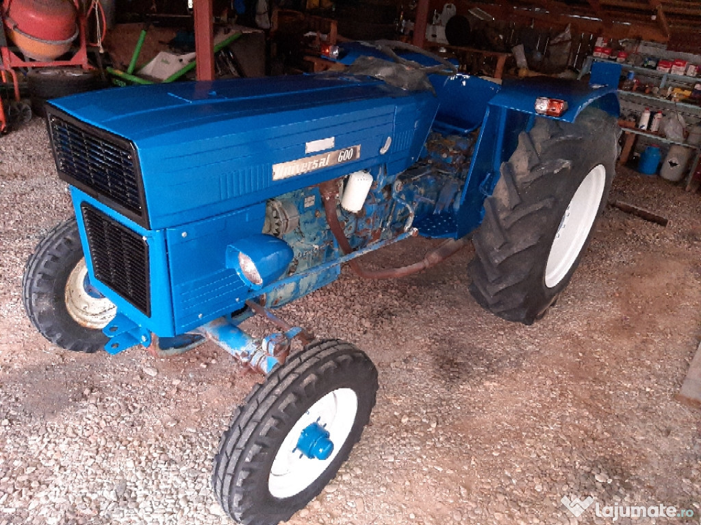 Tractor Universal 600