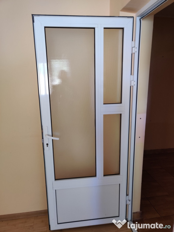 Ușă din aluminiu cu geam termopan