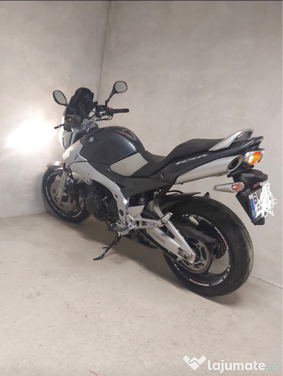 Suzuki GSR 600