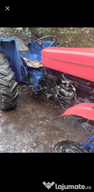Vând tractor Ferguson