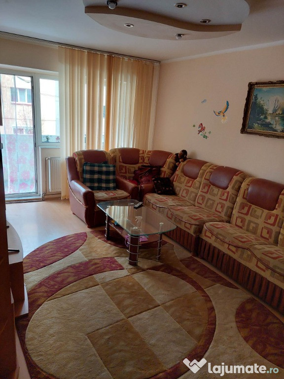 Apartament 3 camere,oraș MIZIL,str. N. Bălcescu