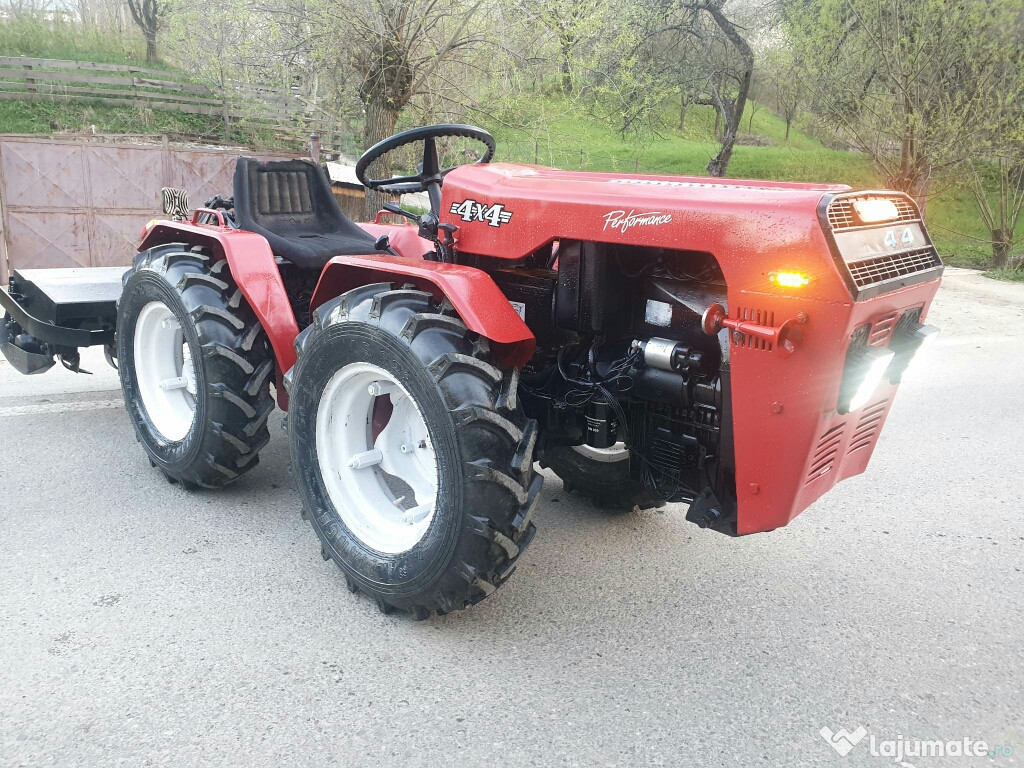 Tractoras goldoni 4x4 cu utilaje