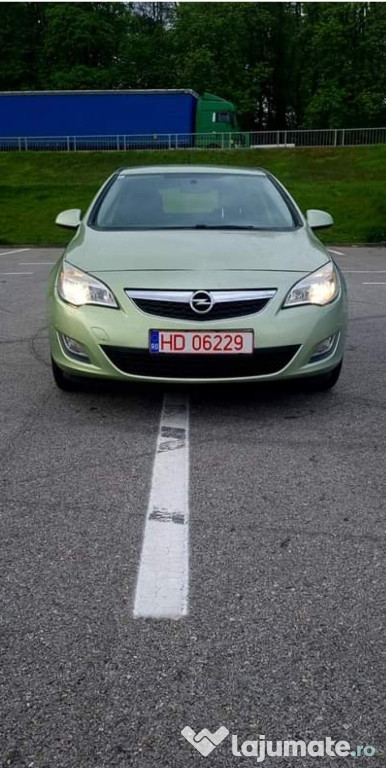 Vând sau variante Opel Astra 1.4 benzina EcoFlex