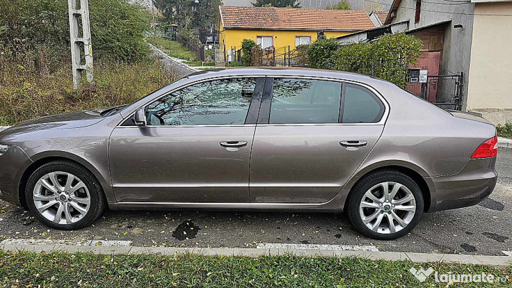 Liciteaza-Skoda Superb 2012