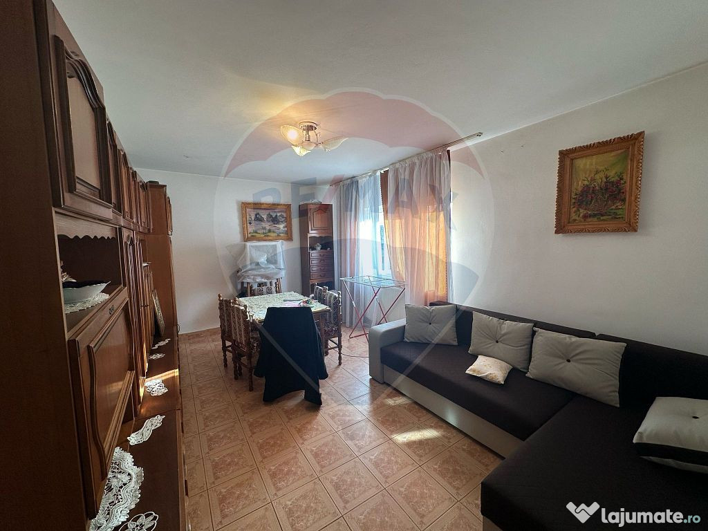Apartament cu 2 camere de vânzare în zona Vasile Alecsa...