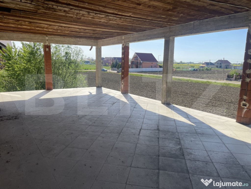 Casa de vanzare | 384mp construiti | Botiz