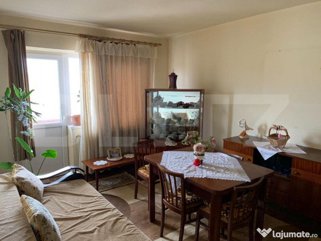 Apartament 2 camere, 49 mp, balcon, zona Blaj