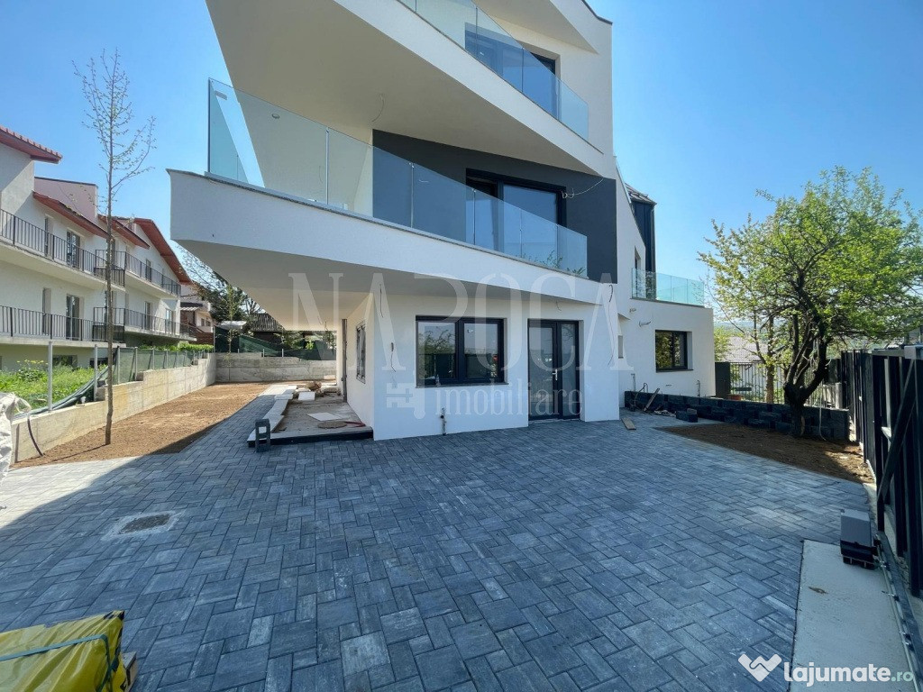 Casa noua tip duplex, arhitectura moderna, panorama superba, in Europa