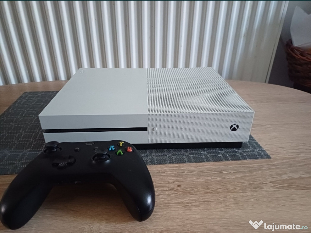 Xbox ONE S 500 Gb + Controller