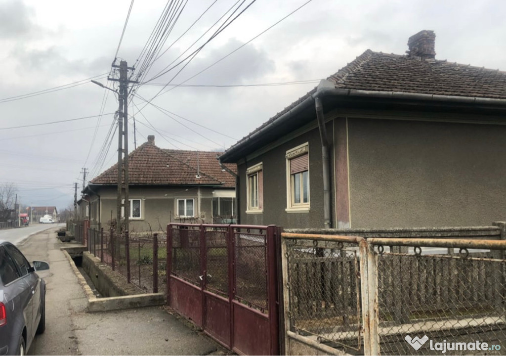 Casa în comuna Crişcior, județul Hunedoara