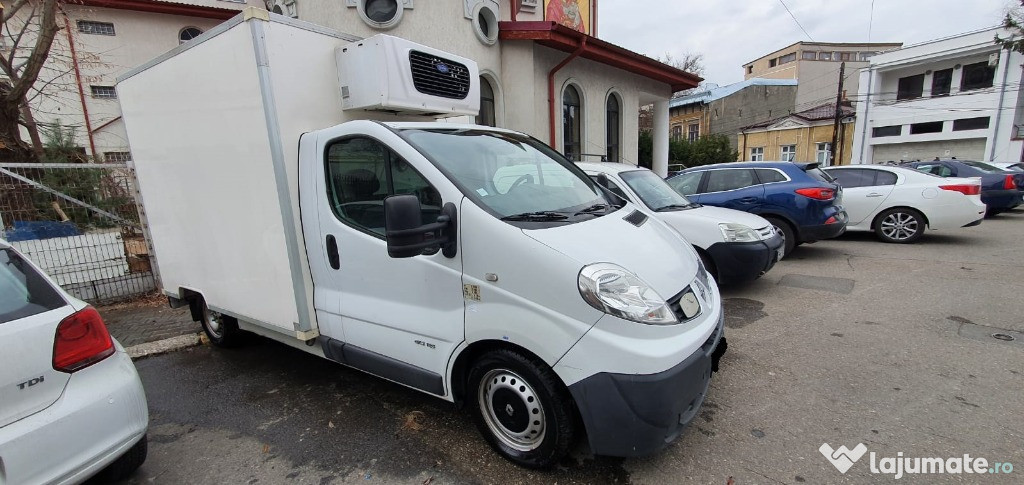 Vând autoutilitară frigorifică Renault Trafic 2013
