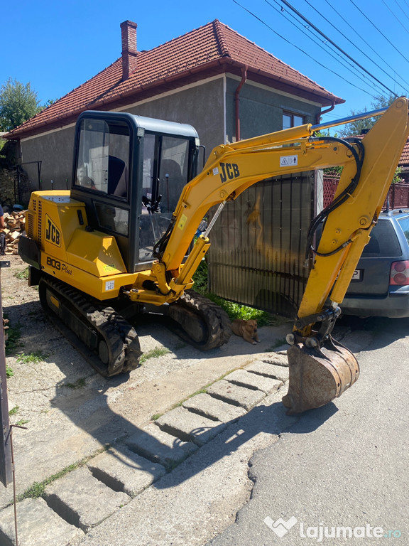 Inchiriez miniexcavator