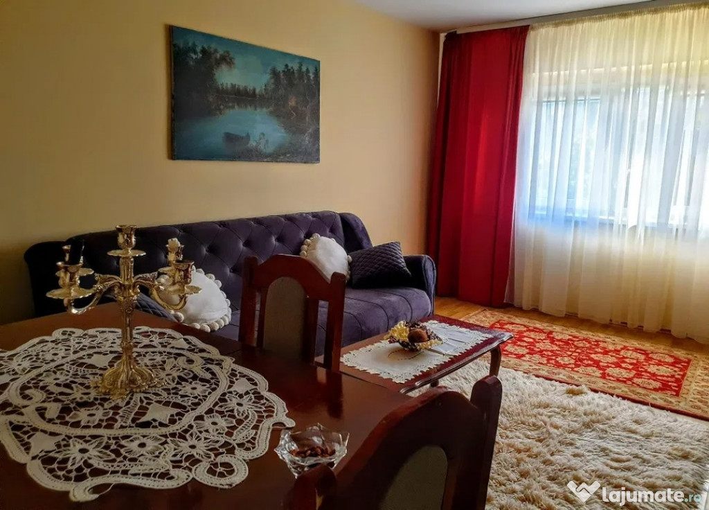 Inchiriez camere in regim hotelier Mangalia, plaja Saturn