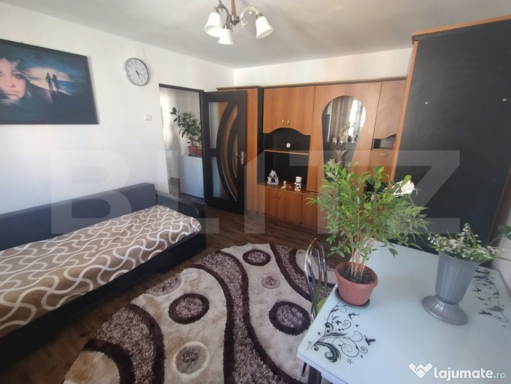 Apartament 2 camere,44mp,semidecomandat,etaj 3,zona centrala