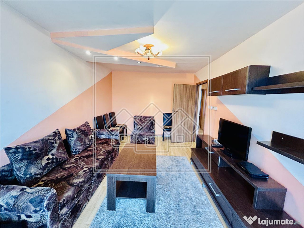 Ap decomandat, cu 3 camere si balcon, etaj 2/4, zona N. Iorg
