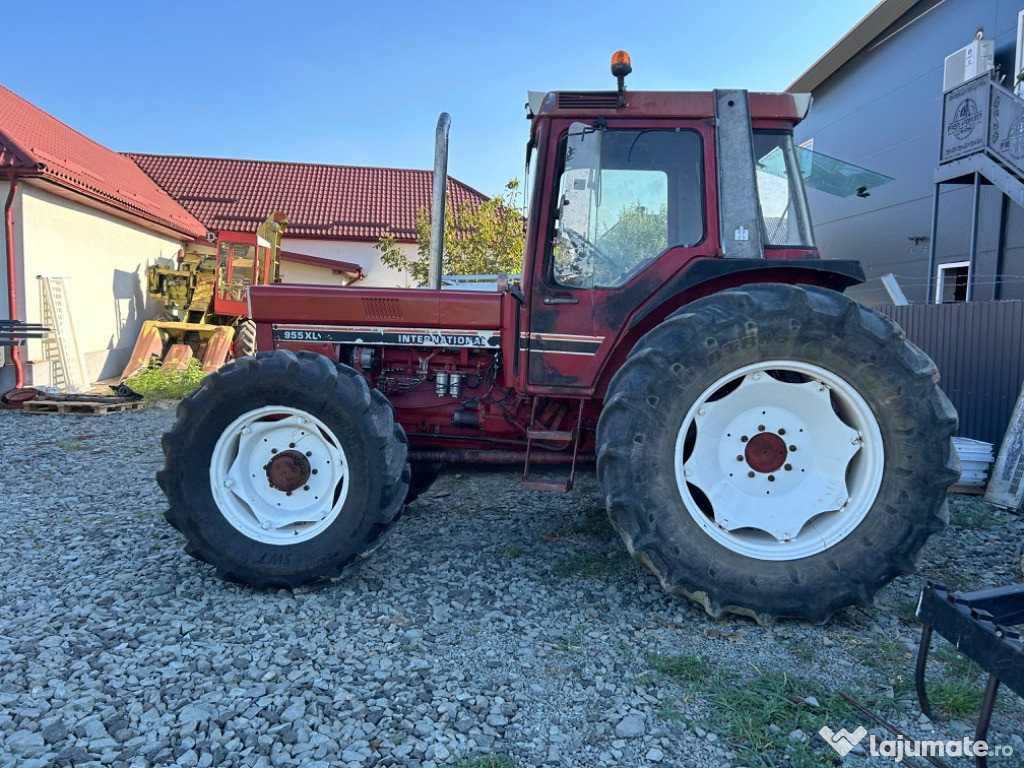 Tractor international 955xl