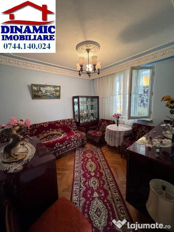 Ap 3 cam, str. Lămâiței, et. 2. Preț 48.000 eur