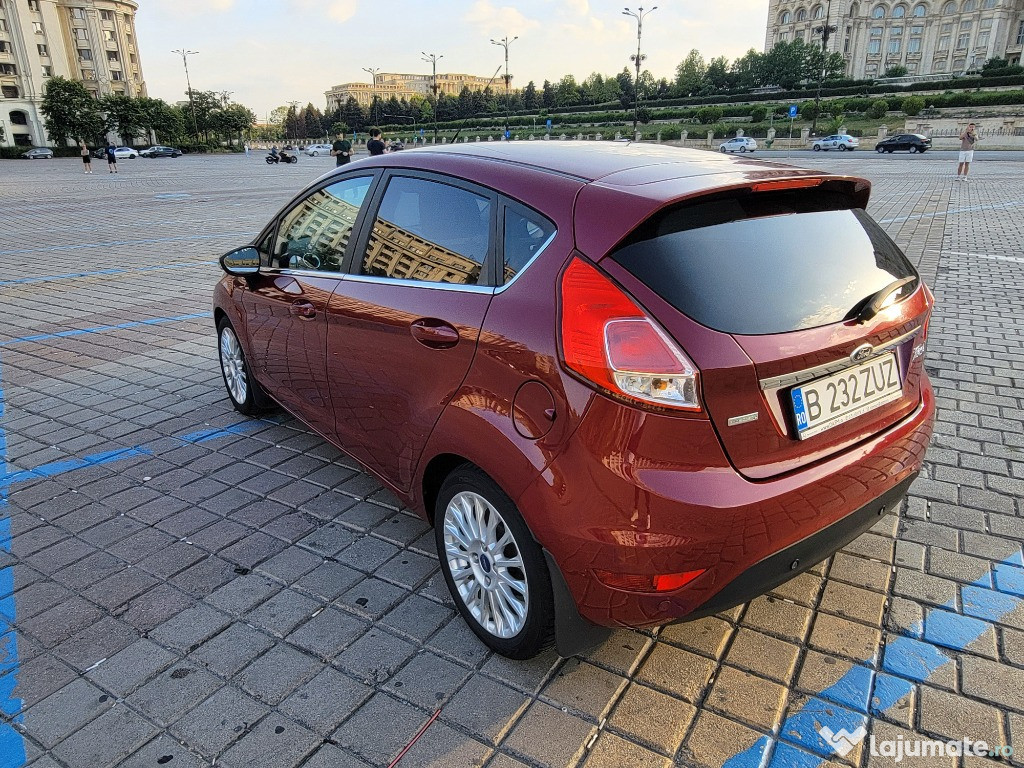 Ford fiesta Automat, foarte întreținut, km putini, dotări