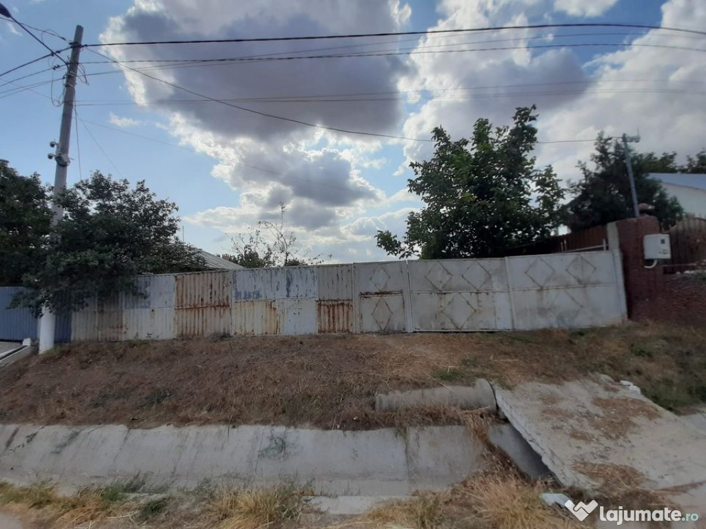 Proprietar, vând teren in sat Stoicani, comuna Foltesti.