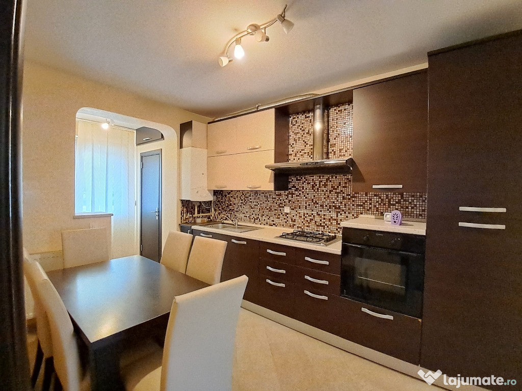 Apartament 2 camere decomandat, etaj 1, parcare Str. Eroilor Floresti