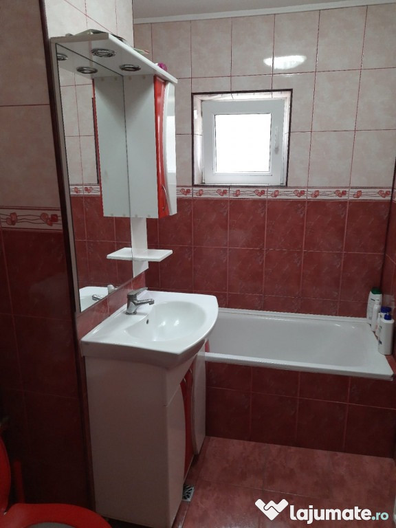 Apartament cu 4 camere zona MFA