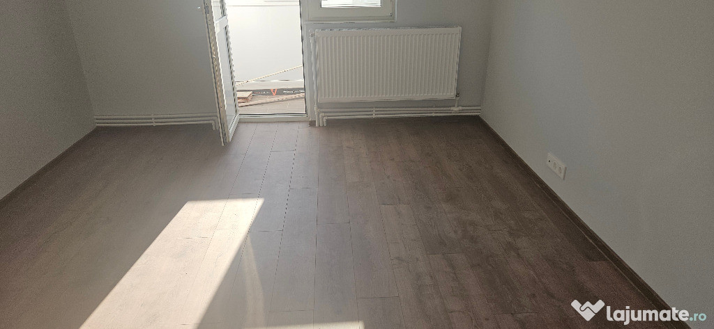 Vand apartament cu 2 camere in Deva, Centrofarm in P-uri (Lidl), et. 2