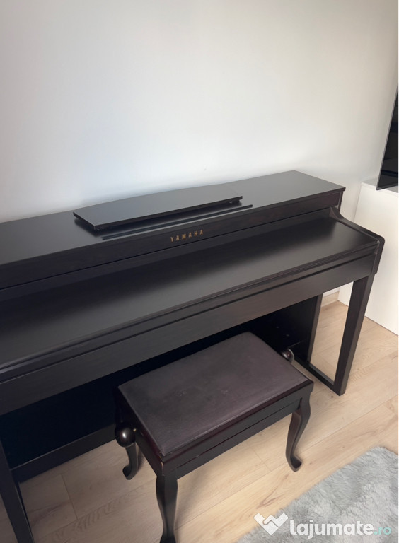 Pian Yamaha Clavinova