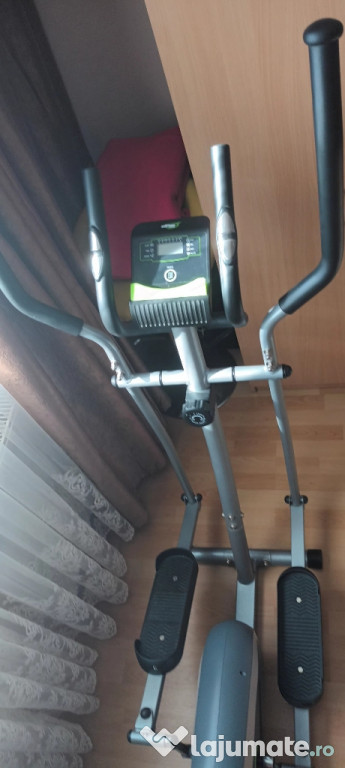 Vând bicicleta fitness