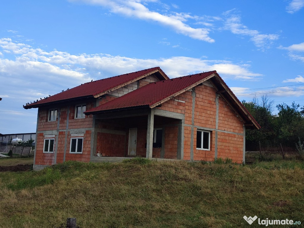 Casă la Budești, 7 km de Râmnicu Vâlcea