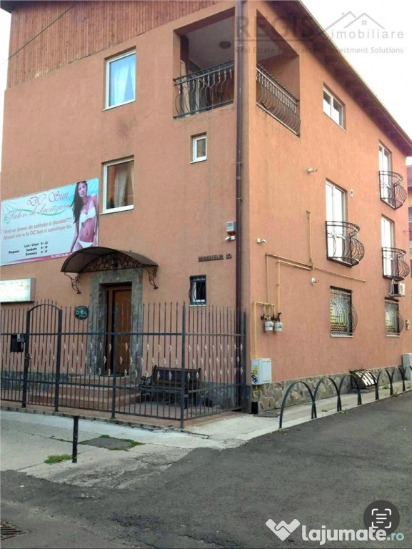 Vila de 9 camere , zona Centrul Civic