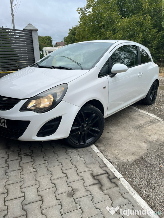 Opel Corsa D 2011-177.000 km-3300€