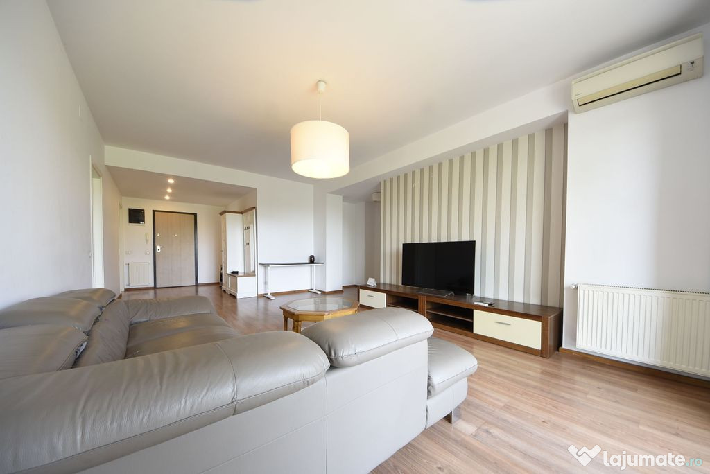 Apartament generos 3 camere , 2 locuri de parcare, Pet fr...