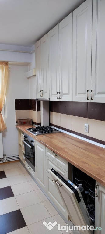 Închiriez apartament 2 camere Mazepa 2